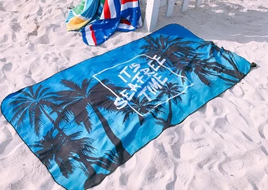 Große blaue Strandtücher